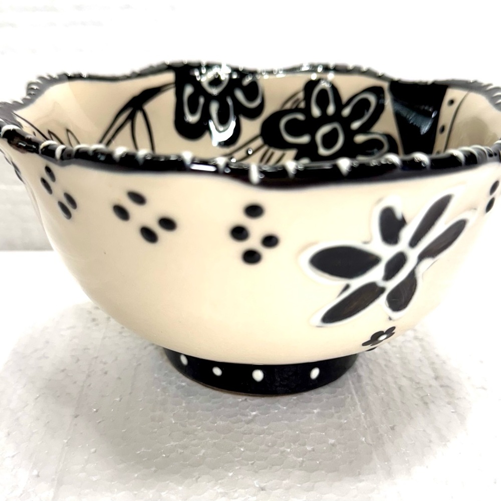Floral Black and Cream Decorative  Cereal Fruit Bowl Blue Sky 2 1/2 cups
